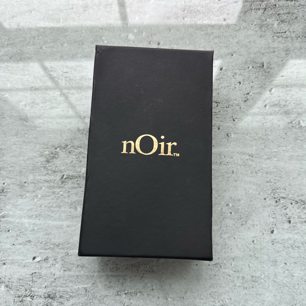 CLEARANCE: nOir Sparkling Earring Set - flaw in 1 out of the 4 earrings - Picture 4 of 9